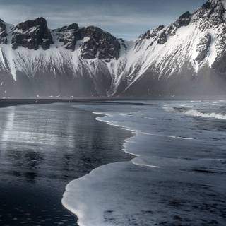 Cool 4k iPhone 13 wallpaper