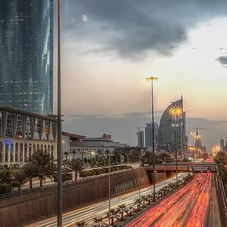 Cool 4k iPhone 13 wallpaper