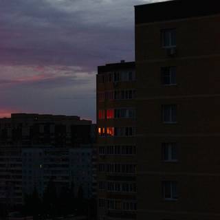 Cool 4k iPhone 13 wallpaper