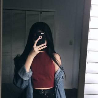 Mirror girls wallpaper