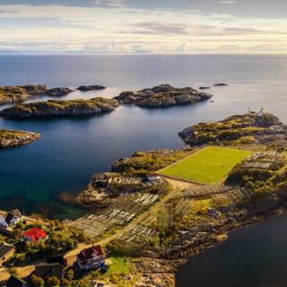 Henningsvaer wallpaper