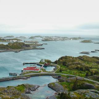 Henningsvaer wallpaper