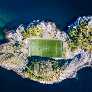 Henningsvaer wallpaper