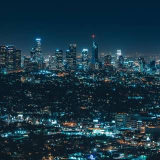 Aesthetic night city desktop wallpaper