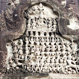 Mayan sculptures wallpaper