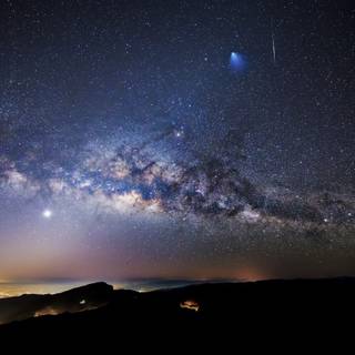 Milky waves wallpaper