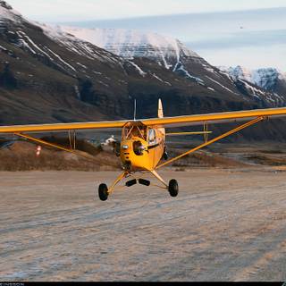 Piper J-3 Cub wallpaper
