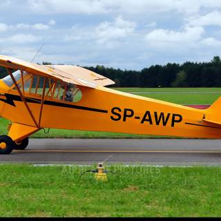 Piper J-3 Cub wallpaper