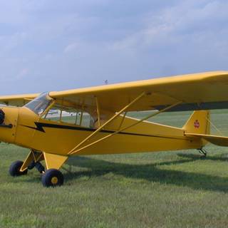 Piper J-3 Cub wallpaper
