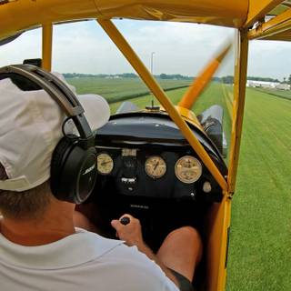 Piper J-3 Cub wallpaper