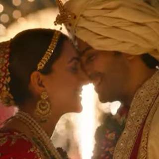 Jug Jugg Jeeyo wallpaper