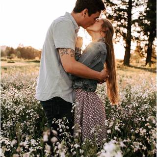 Spring couple wallpaper