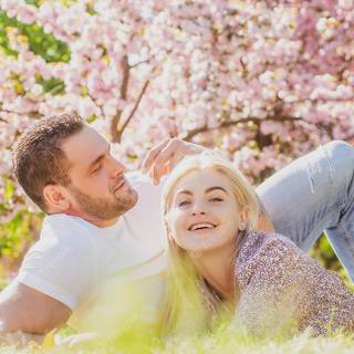 Spring couple wallpaper