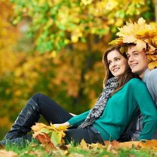 Spring couple wallpaper