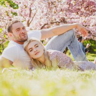 Spring couple wallpaper