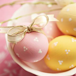 Cute Easter yellow wallpaper