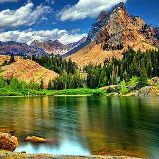 Lakeside view wallpaper