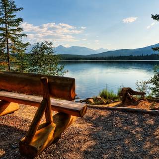 Lakeside view wallpaper