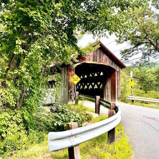 Spring covered bridges wallpaper