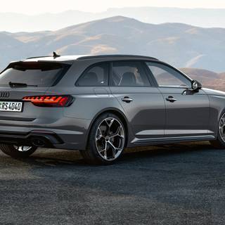 Audi RS4 2023 wallpaper