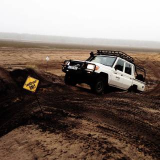 Land Cruiser 79 wallpaper