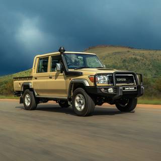 Land Cruiser 79 wallpaper