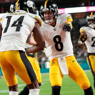 Kenny Pickett and George Pickens wallpaper