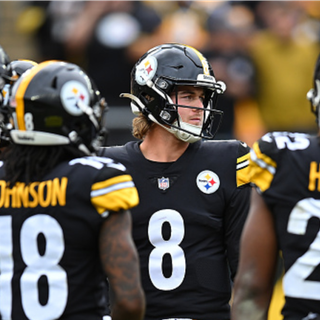 Kenny Pickett and George Pickens wallpaper