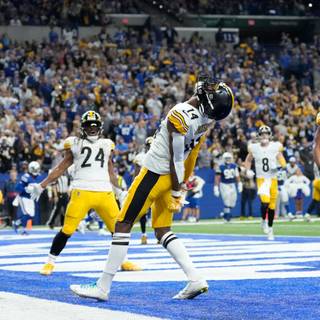 Kenny Pickett and George Pickens wallpaper