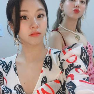 Chaeyoung and Nayeon wallpaper