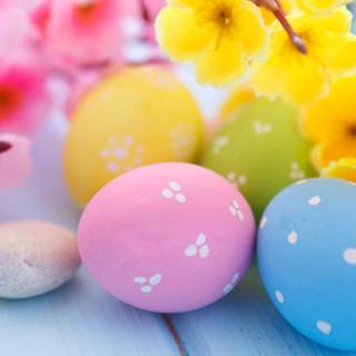 Easter eggs and flowers wallpaper