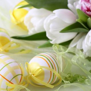 Easter eggs and flowers wallpaper