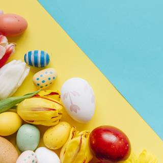 Easter eggs and flowers wallpaper
