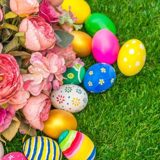 Easter eggs and flowers wallpaper