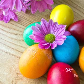 Easter eggs and flowers wallpaper