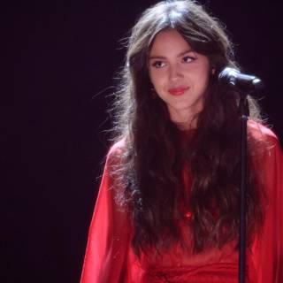 Taylor Swift and Olivia Rodrigo wallpaper