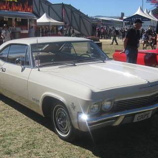 1965 Chevrolet Impala wallpaper