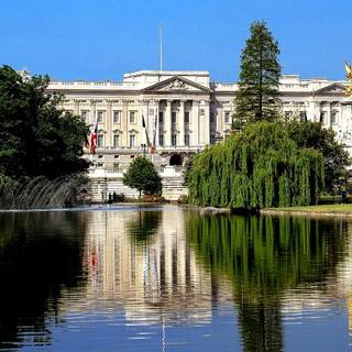 London street spring wallpaper