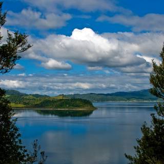 Hidden Lake wallpaper