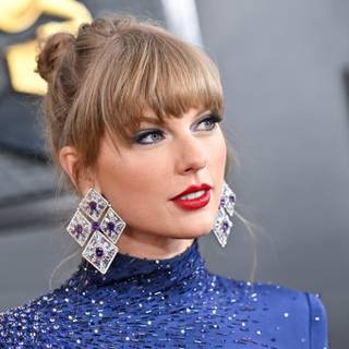 Taylor Swift 2023 desktop wallpaper