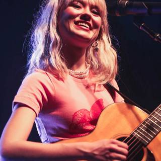 Maisie Peters aesthetic wallpaper