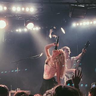 Maisie Peters aesthetic wallpaper