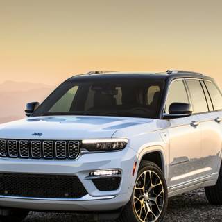 2023 Jeep Grand Cherokee wallpaper