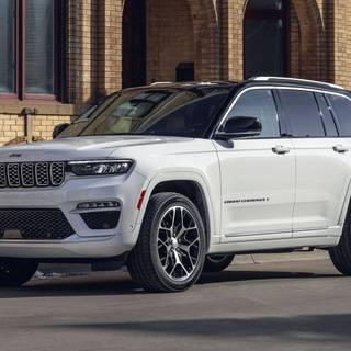 2023 Jeep Grand Cherokee wallpaper