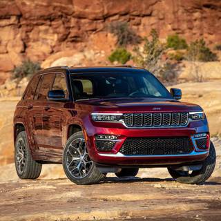 2023 Jeep Grand Cherokee wallpaper