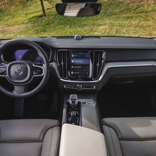 Volvo V60 2023 wallpaper