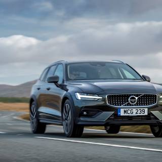 Volvo V60 2023 wallpaper