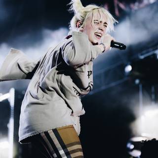 Billie Eilish PC 2023 wallpaper
