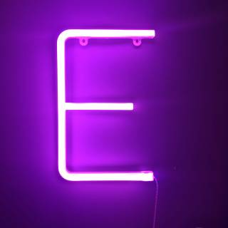 Purple letter E wallpaper