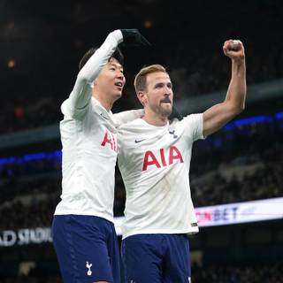 Harry Kane and Son wallpaper